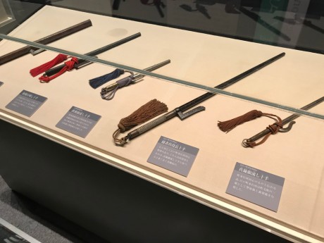 明治大学博物館へ。刑事部門には銭形平次でお馴染みの十手が。