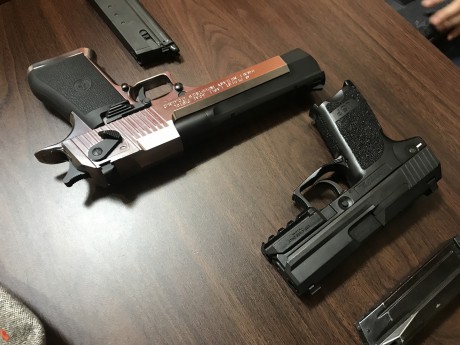 アオノさんにお持ち頂いた、◯万円のハンドモデルガン！