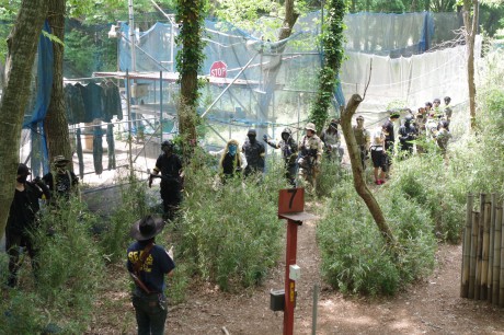 ネットに囲われたフィールド。