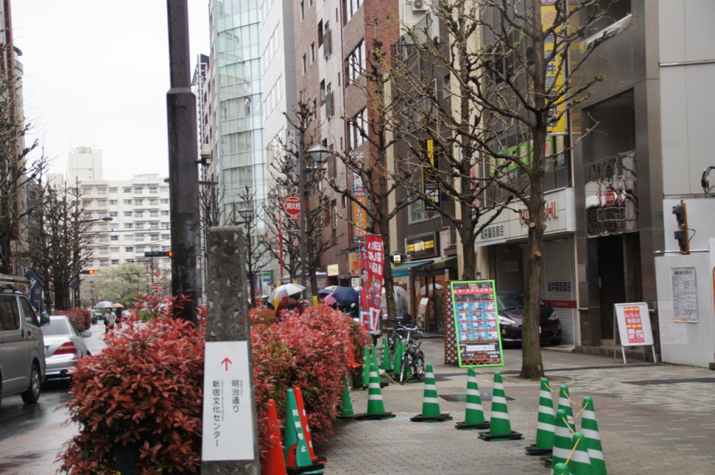 いざ!特撮カフェへ!ゴールデン街方面へ向かうと花園神社の裏にあるぽんでぃしぇり ぷらんたん